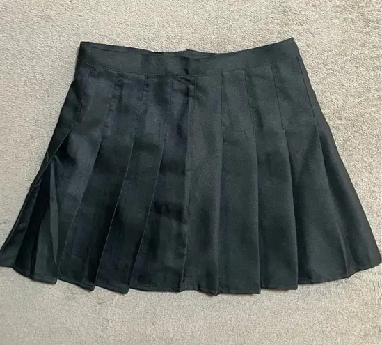 Black Plain Pleated Skirt With Mini Skirt Lining Shorts Size L