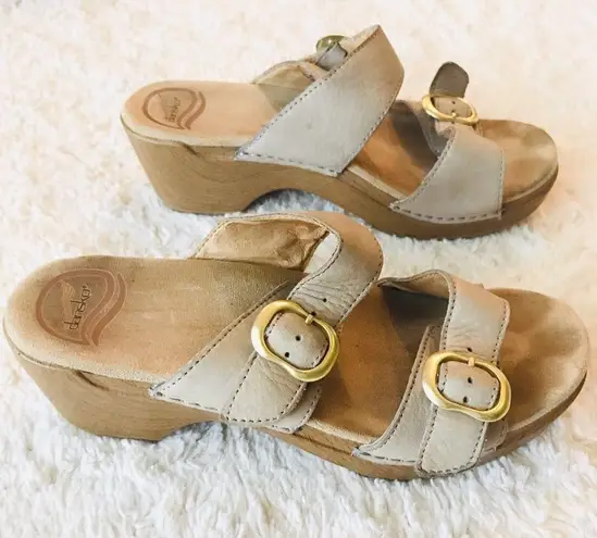 Dansko Neutral Tan Cream Leather Strap Faux Wood Heel Sandals Size 7.5/8