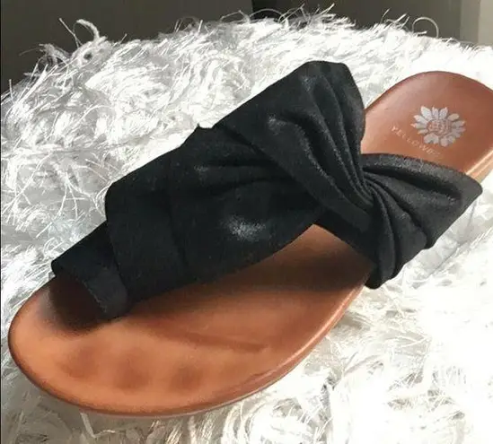 Yellow Box Women’s Black Structured Ruffle Toe-Loop Slip On Sandals