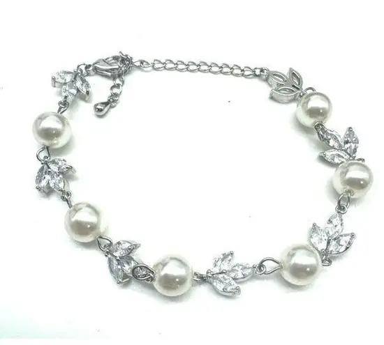 Pearl Bracelet Clear Zirconia Silver Plating Over Alloy Lobster Clasp Adjustable