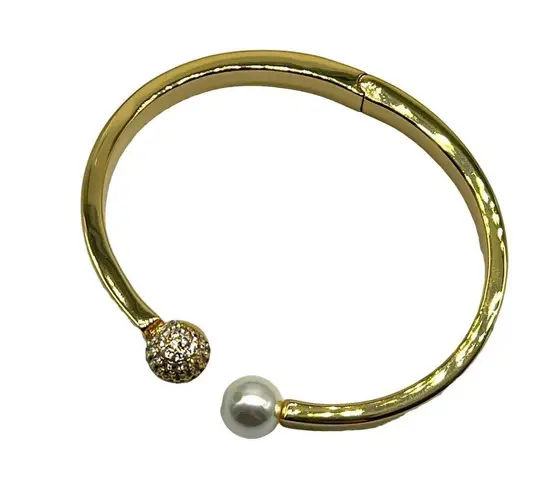NEW REAL SIMPLE fashion gold bracelet with a pearl and mesh ball at each end
