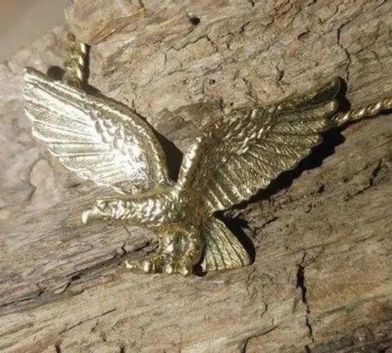 Eagle Flying Pendant 18 Inch Necklace Avon Gold Tone Cuban Style Chain Vintage