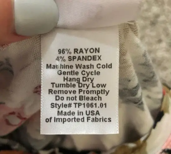 Agnes & Dora SMALL Soft Floral Relaxed Ruffle Hem Short Sleeve Top