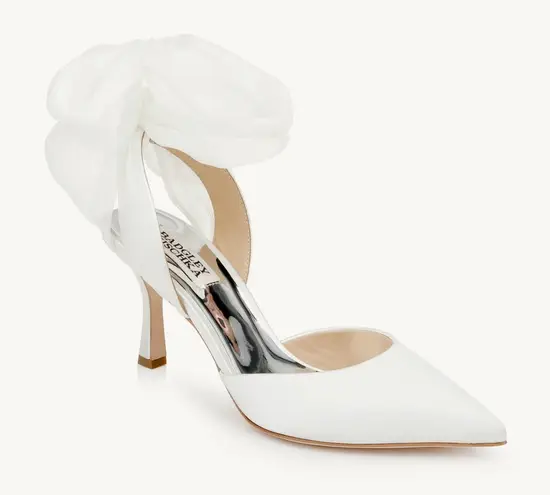 Badgley Mischka Blaze White Satin Bow Stilettos Size 9.5 NIB Bridal Wedding