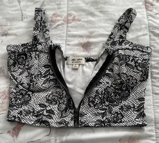 Zenana Outfitters The Arte by Black White Lace Zip Front Bustier Corset Crop Top, size S