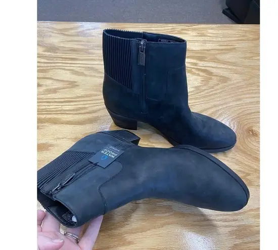 Vionic Shantelle Chelsea Boots Women's 9.5 Black Nubuck Bootie Waterproof S66