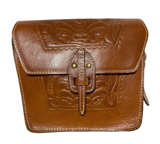 Patricia Nash Marciana Flap Crossbody Tooled Leather Fold Over Adjustable Tan