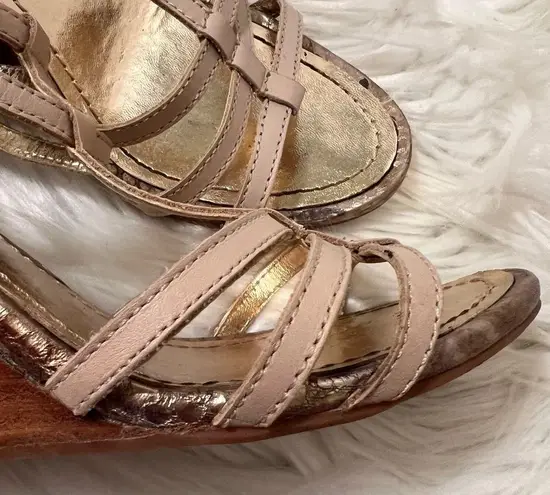 Seychelles Wedges Beige Strappy Gold Back Wooden Heel