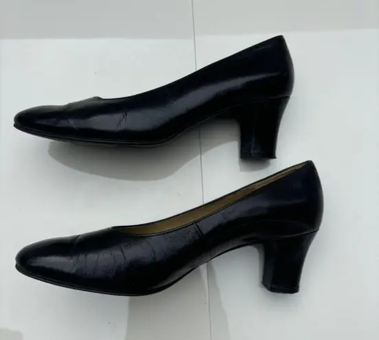 Saint Laurent Vintage Yves  Black Leather Round Toe Pumps SZ 35