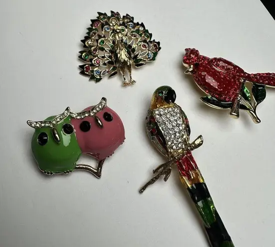Rhinestone Parrot, Cardinal, Peacock, Owls Brooch Pin Lot Of 4 Gold Tone