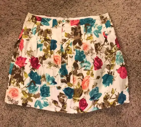 Ezra pleated floral skirt size Small