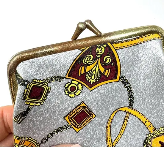 Kiss lock small pouch, coin purse or wallet Silver