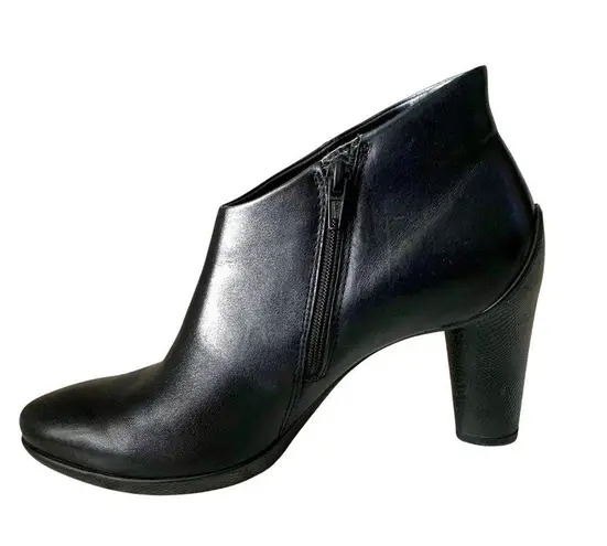 Ecco Sculptured 75 Low Cut Black Leather Ankle Booties 38 Side Zip Block Heel Size 7