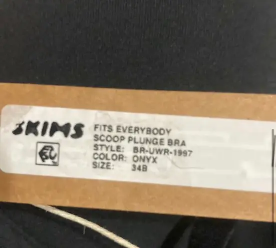 SKIMS Fits Everybody Plunge Bra 34B