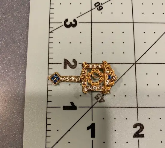 Vintage Rhinestone Pendulum Clock Brooch/Pin Gold w/ Blue