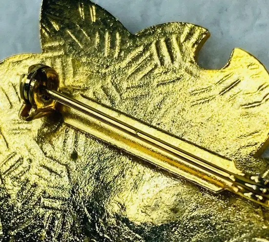 Vintage Purple Shade Dog Wood Bloom Blossom Flower Floral Jewelry Pin Brooch