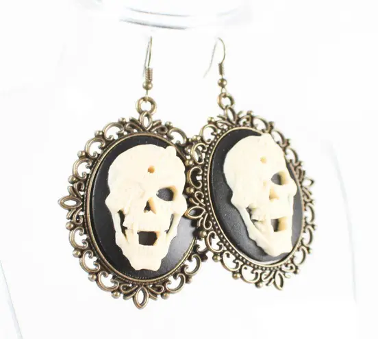 Skull Steampunk Gothic Victorian Cameo Earrings – XLRG, Bronze Tone Metal Brown