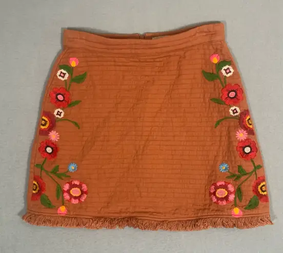 Gianni Bini Floral Embroidered Mini Skirt with a fringe hem Ladies Size Small Tan
