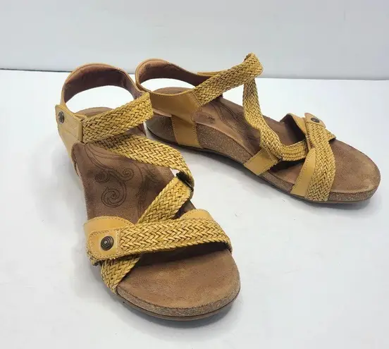 Taos Trulie Adjustable Leather Upper Sandals Shoes Women's Size 10