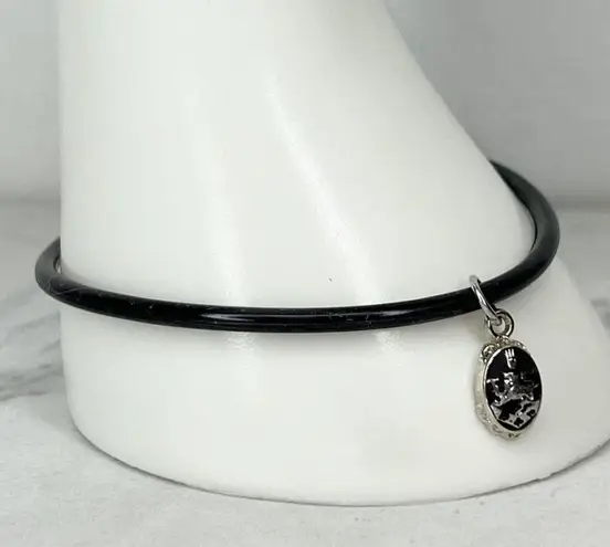 Lion Crest Charm Black Stretch Bracelet