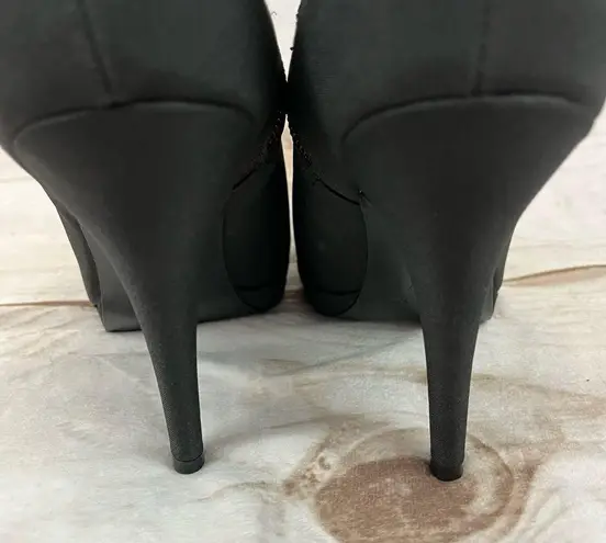 Nina Shoes Black Fabric 4 1/2” Heels Ruffles Zippers Dress Bootie Pumps Size 8M