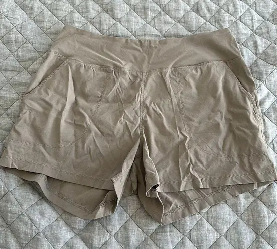 Mountain Hardwear Shorts