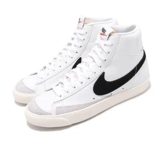 Nike Women’s Blazer Mid 77