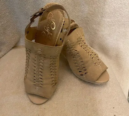 Naughty Monkey Tan leather sandal size9