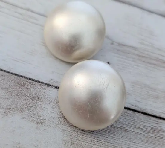 Vintage Clip On Earrings 1 & 1/8" Cream