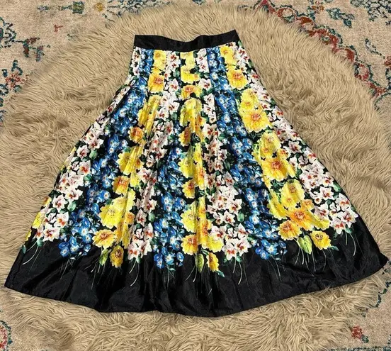 Beulah NWT  Floral Skirt size medium