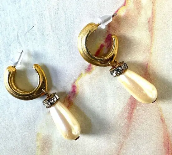 Vintage gold tone faux pearl drop earrings