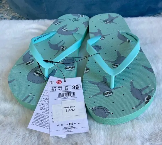 NWT Sloth Motif Flip Flops Size 8.5