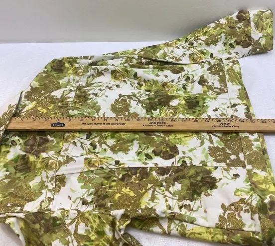 c.l.o.t.h.e.s Fashion Jacket. Women Size Small Denim Fabric Floral Print.