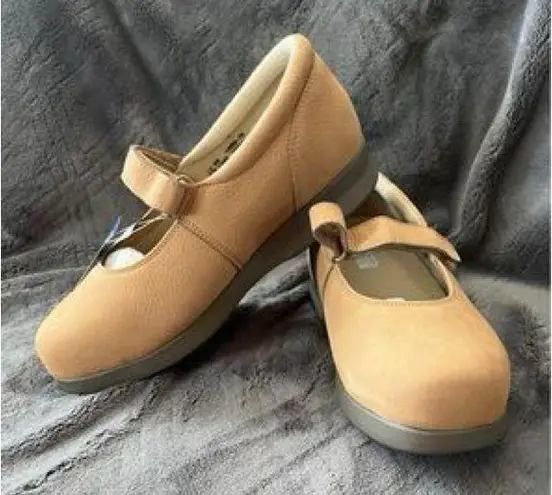 Drew Bloom ll Taupe Tan Comfort Mary Jane-size 10 Wide
