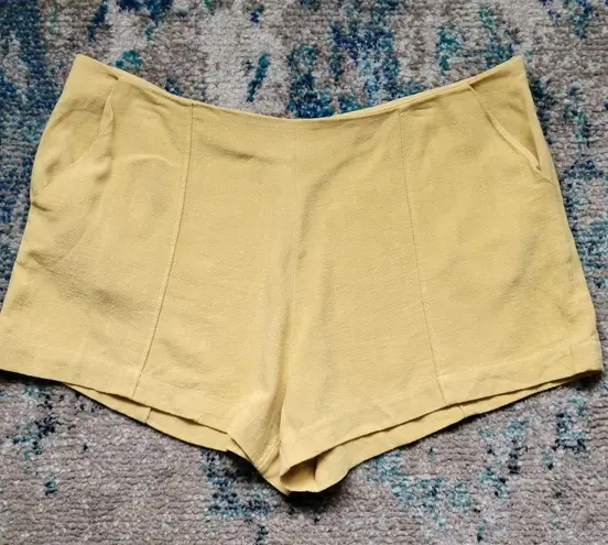 Nordstrom  Good Luck Gem Pastel Yellow Tailored Mid Rise Linen Shorts Size XL