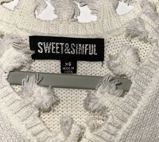 Sweet & Sinful CREAM BLUE VINTAGE FRAYED LOOK STARS SIZE XS