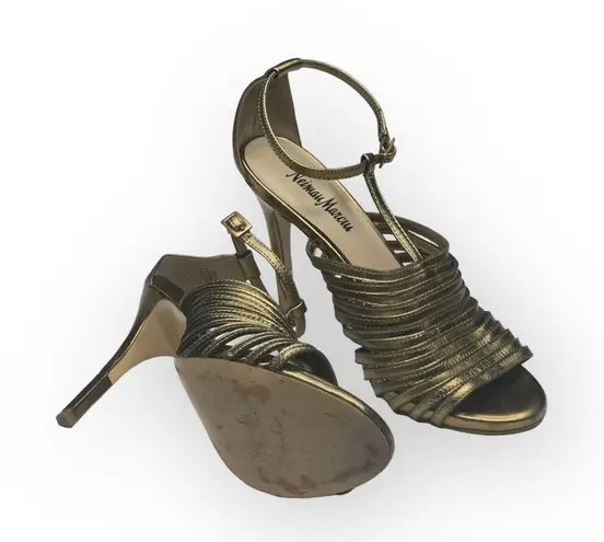 Neiman Marcus π€ T-Strap Stiletto Heeled Sandal π€ Metallic Gold Leather π€ 8M
