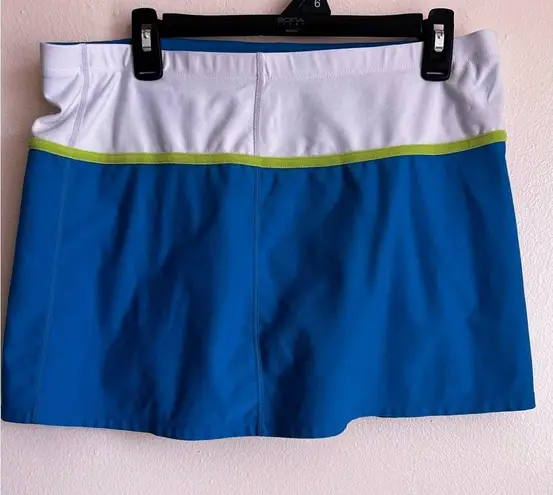 Nike Performance L (12