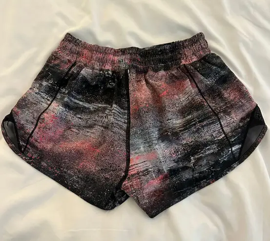 Lululemon Hotty Hot Short 2.5”