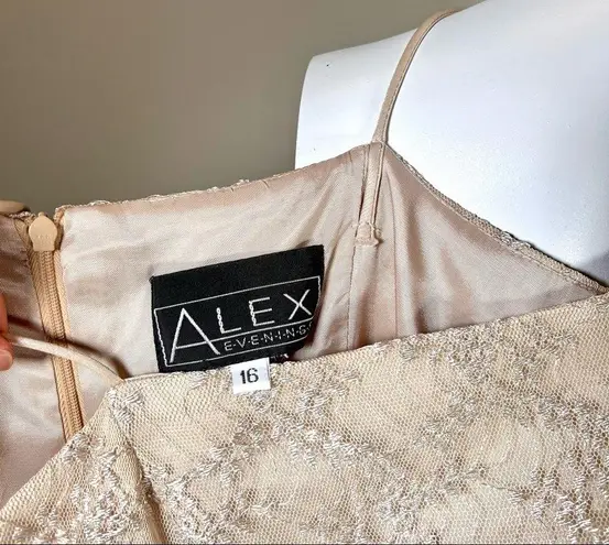 Alex Evenings Vintage Alex Evening Formal Lace Cream Dress