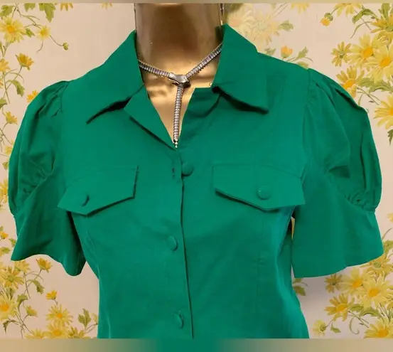 Button up short sleeve blouse in Kelly green size M Size M