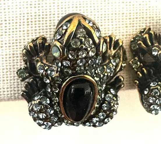 Heidi Daus Leaping Frog Clip