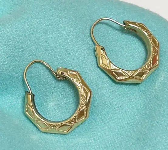 14Kt Solid Yellow Gold 80’s Mini Art Deco Style Lightweight Hoop Earrings