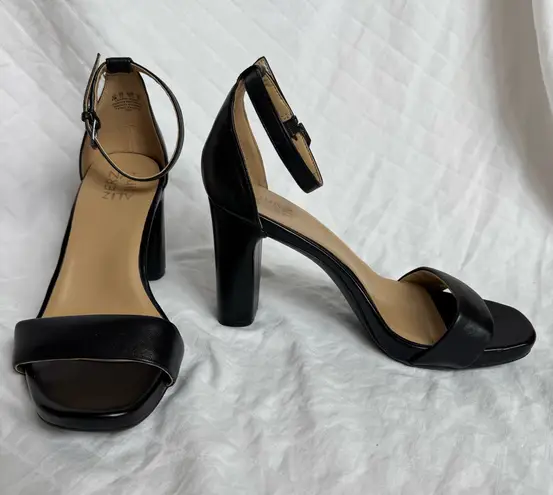 Naturalizer Black block heals