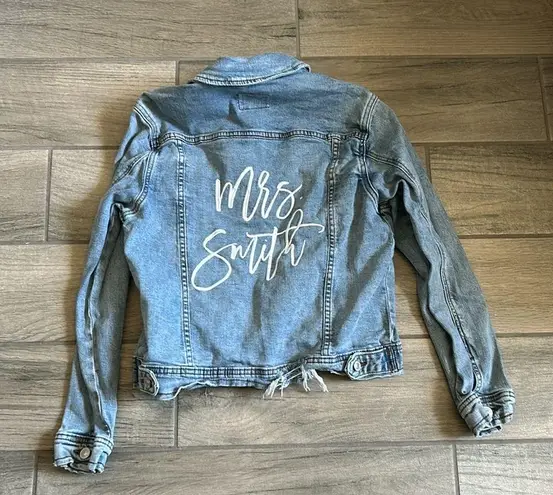 ma*rs . Smith embroidered jean jacket