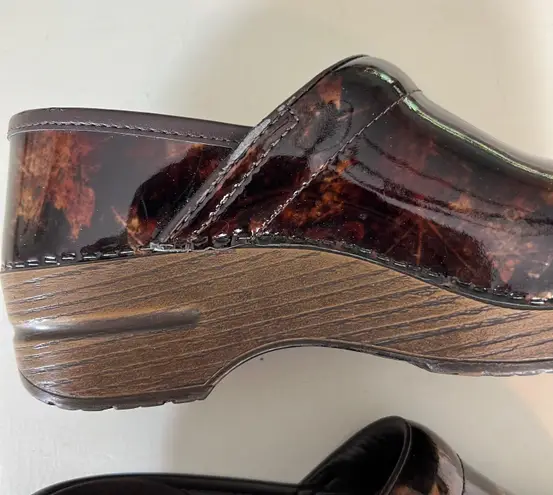 Dansko - Professional Clog Shiny Tortoise Pattern Nursing Doctor Medical