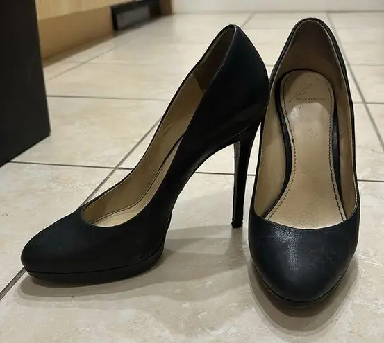 Brian Atwood black pumps