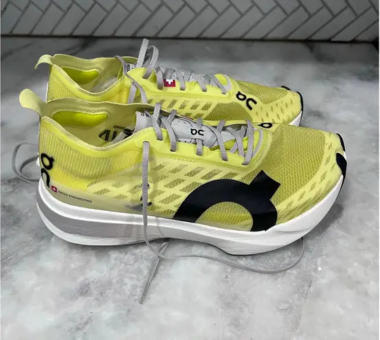 On Running Cloudboom Echo Women’s Size 7 EU 38 Yellow White Helion Foam