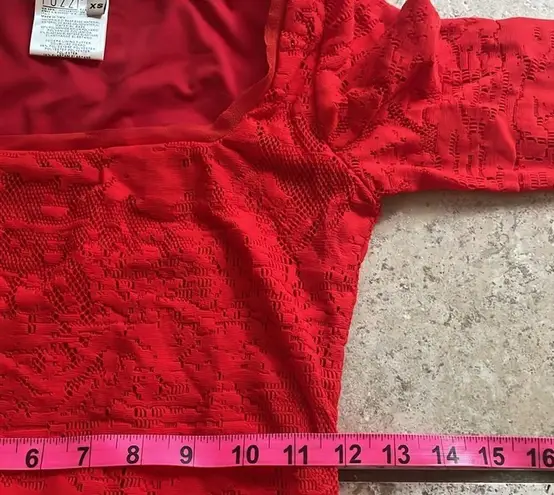 Fuzzi Tattoo Lace Fitted Square Neck Bodycon Dress Red Size XS