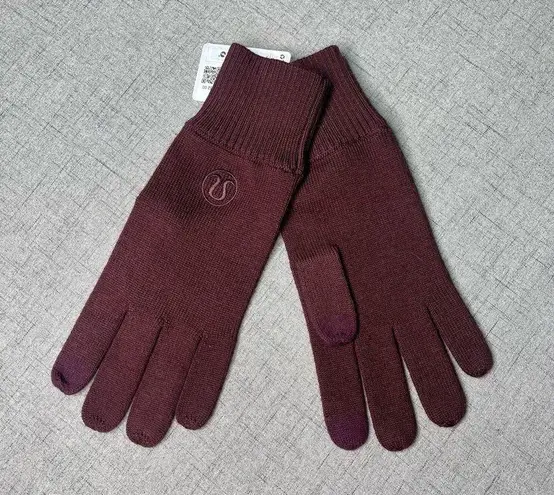 Lululemon  Warm Revelation Merino Wool Tech Gloves Cassis Nwt